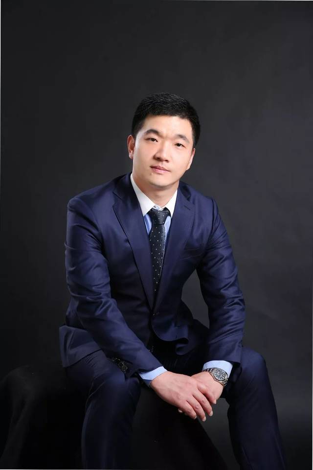 曹志龙 先后荣获全国优秀律师,第四届东方大律师,上海市优秀律师,上海