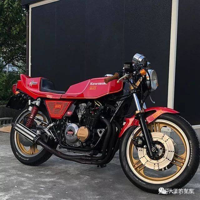 视频/与神车cb400地位相同的川崎z400fx