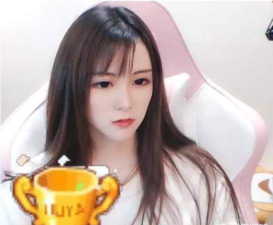 斗鱼神豪帆爷跳槽虎牙,迷恋女主播,花150万开