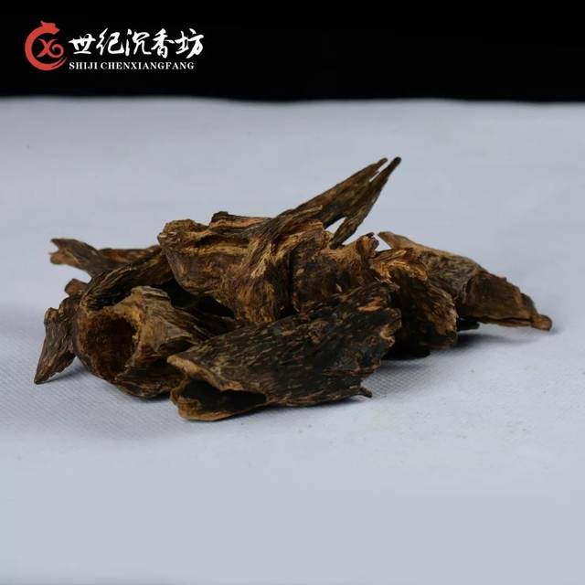 黑奇楠难道真的就是最差的奇楠吗？玩沉香、藏沉香，还得精抠细看！_搜狐网