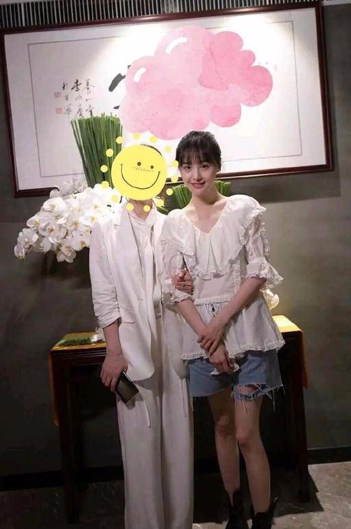 郑爽颜值回来了,露脐装,齐刘海,张恒:带她领遍每