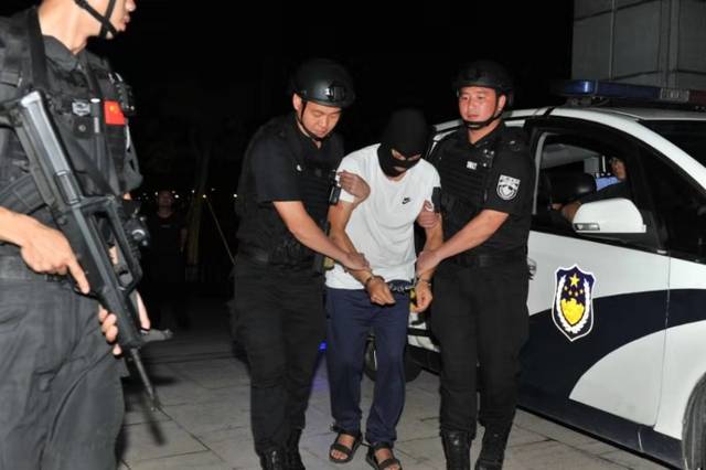 浙江一男子抢劫杀人,12年后摆地摊时被抓