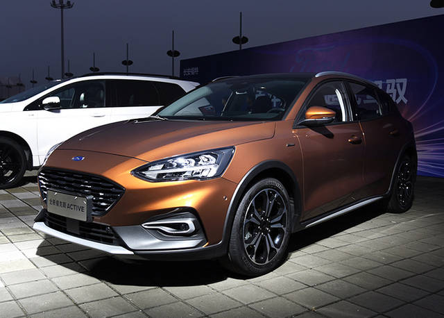 能越野的福克斯suv 13.98万元起售 全系1.5t 8at