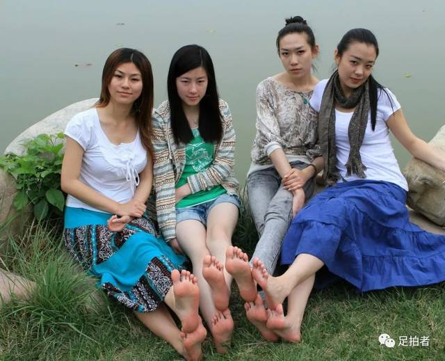 美女一起秀美足底比脚丫(39p)