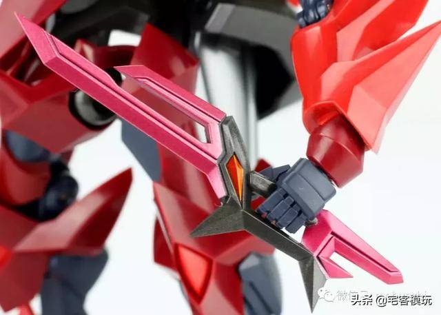 模玩测评:黑色骑士团的最强机体!robot魂 红莲特式