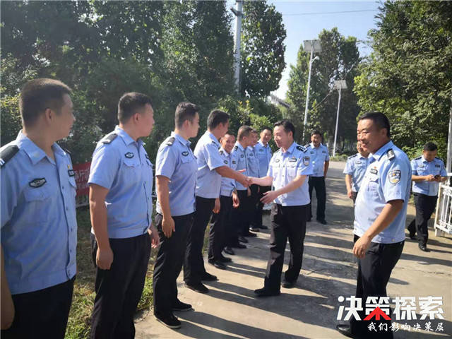 南阳市公安局溧河分局党委书记高岭深入一线开展慰问活动