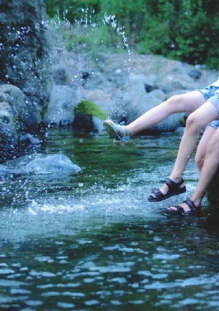 1h逃离"秋老虎"!成都周边小三峡,小瀑布耍水,这里夏天只有20