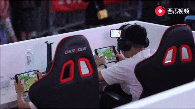 老撕鸡:游戏主播还是生活vlogger?我都要。