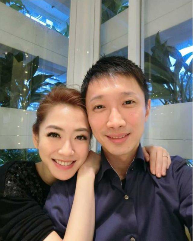 不过2016年杨千霈嫁给纺织业二代男友何家杰,两人迅速闪婚去年3月份