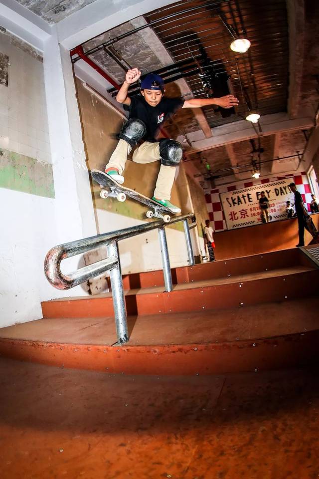 vans 职业滑手胡天佑 nollie kickflip