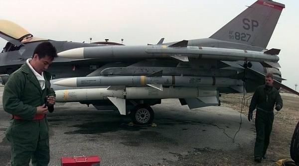 r77空空导弹是解放军第一种发射后不管的主动雷达型导弹