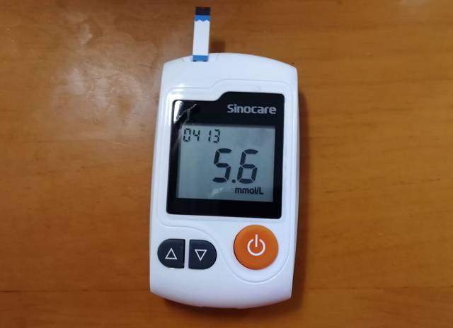 消化实验甲两个小时后测得血糖浓度为5.6mmol/l