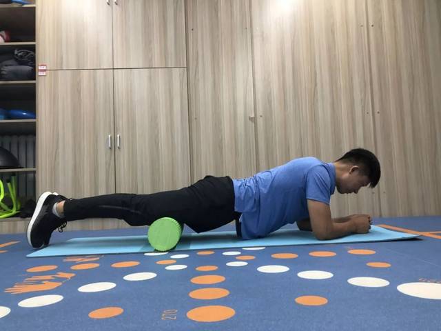 股四头肌放松