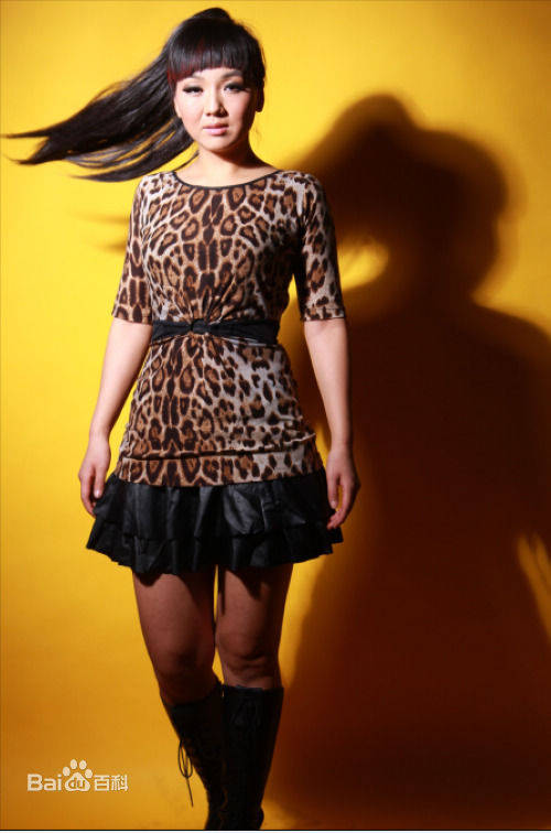 感悟人生真理一曲领悟静听歌手方小菲经典传唱