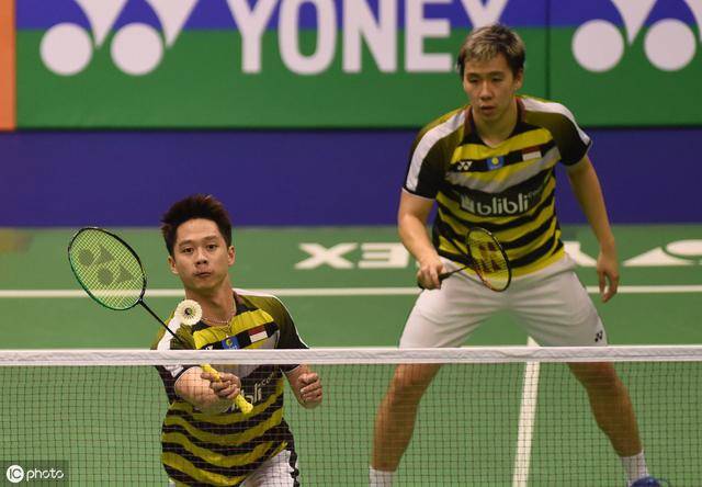 凡尘逆转闯过次轮 爆大冷!小黄人组合首秀出局