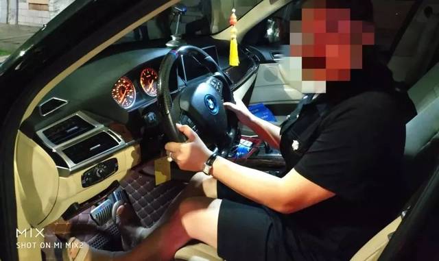 珠海一妈妈开宝马打电话被扣14分!6女司机接连出事被抓!