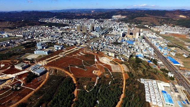龚加武介绍,70年来,师宗县遵循城镇发展规律,抢抓县城基础设施投融资