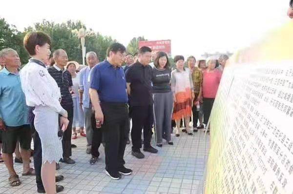 县委书记王国玺 三官庙纪念馆负责人王锦敬