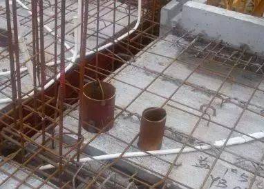 沉箱式卫生间给排水洞口预留 空调板排水洞口预留  现场的预留预埋