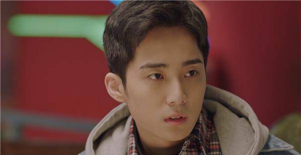 《小欢喜》季杨杨是北电艺考状元,还是肖战队友,演技却惨遭垫底