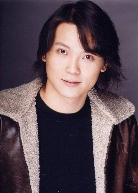 对于一个男演员帅不帅,大家的标准都不尽相同.