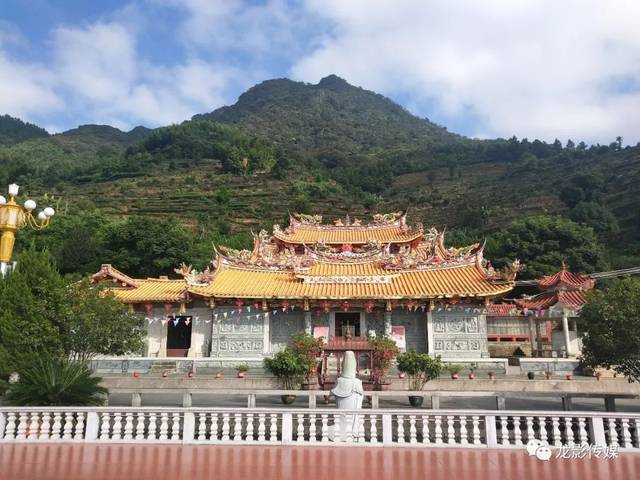 安溪县凤山岩教育促进会奖教奖学金颁发仪式