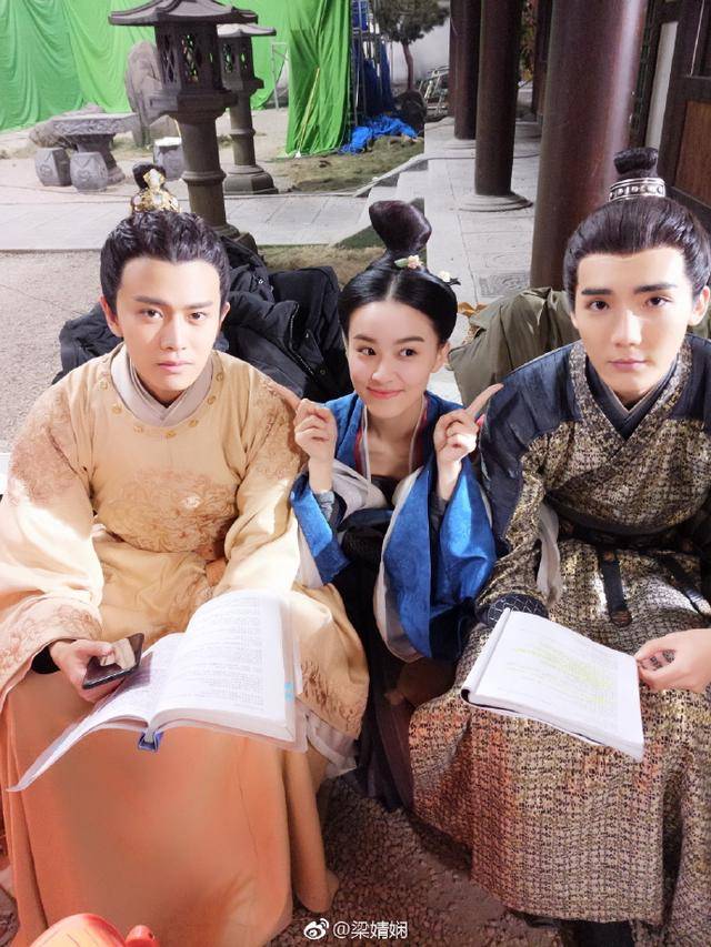 陈星旭前女友,小魔仙严莉莉跟班,主演《绝代双骄》却被梁洁压番
