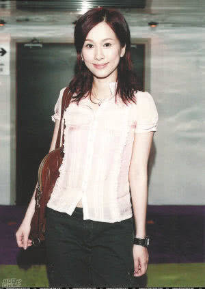 她是最美杨排风,正当红却息影低调嫁富商,今老公破产不离不弃