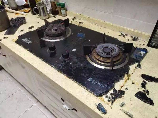 新飞燃气灶玻璃面板发生爆炸 售后:这是常有的事儿