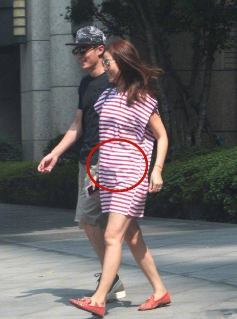 林心如被曝怀孕?宽松衬衫掩小腹,二胎消息引人