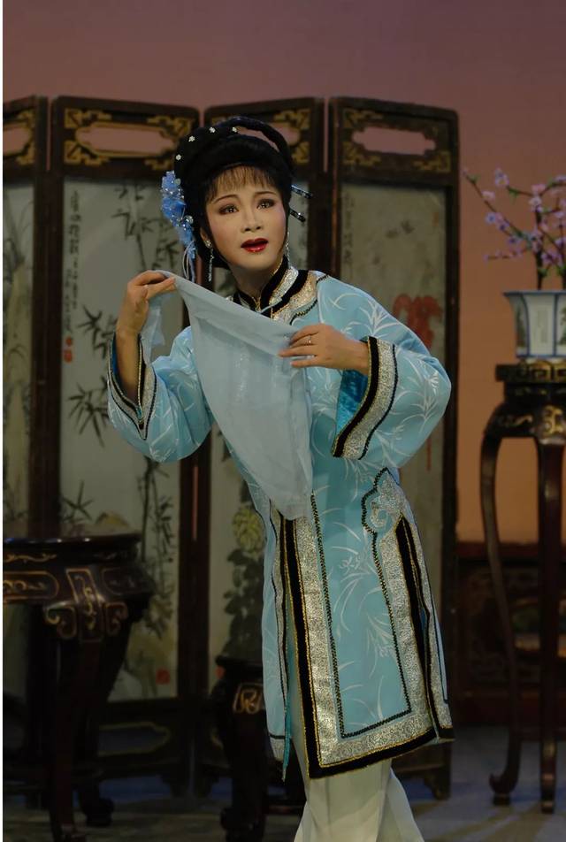 锡剧典藏 | 《摘石榴》全剧:蒋昌涌、卞雁敏演唱