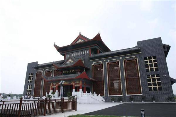 辽源人打卡新地标皇家鹿苑博物馆