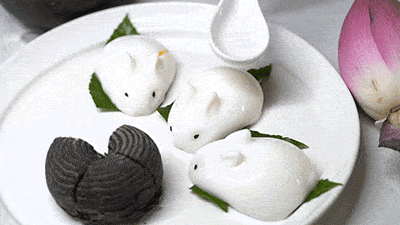 但愿人长久,千里共此酥 月饼可是家宴的压轴菜 中秋家宴怎么能少得了