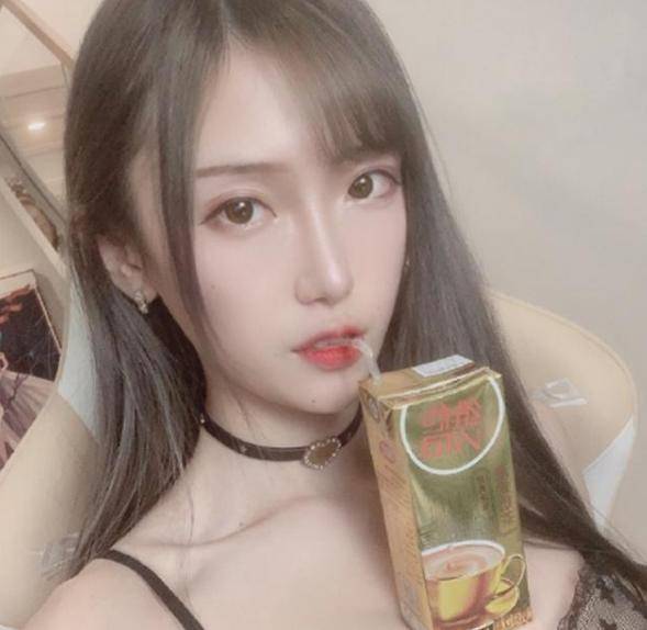 lpl"芭比巨兔"火了,天使与魔鬼的结合体,弹幕就一个字:大_手机搜狐网