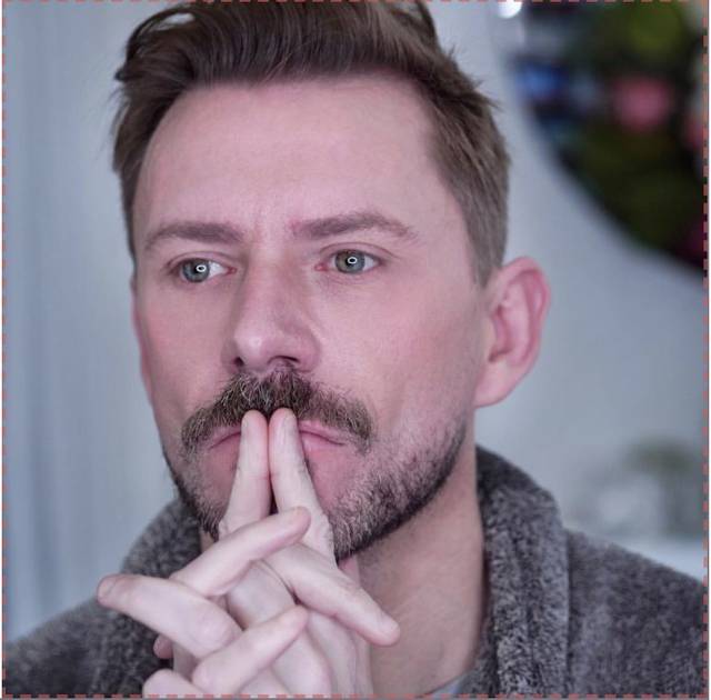 goss大叔是油管上非常火的美妆博主.