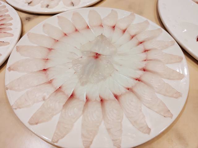 种类丰富,擅长刺身,蒸,焖等做法,而主打的招牌鱼生更是即点78即杀