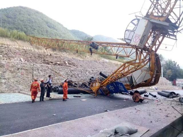 3死1伤丨河南郑州一工地塔吊倒塌 近期接连发生11起塔吊事故