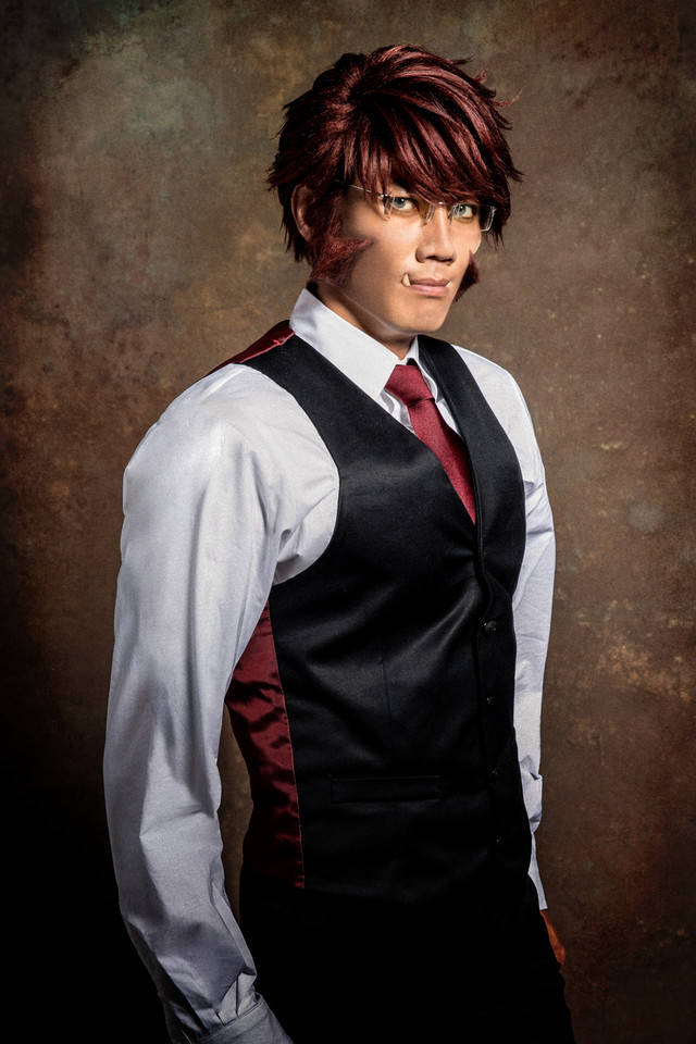 岩永洋昭饰演克劳斯·v·莱因赫兹