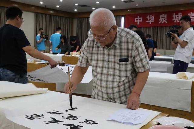 刘锡山--山东省美术馆原副馆长,中国书法家协会会员