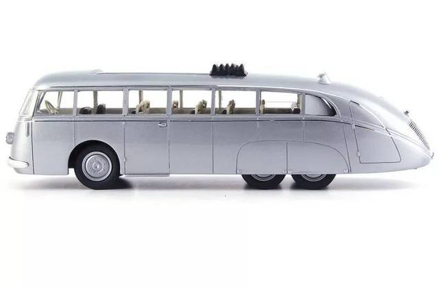 1:43 比例新品模型名錄: 1955 gmc luniverselle; 1986 citroen 2cv