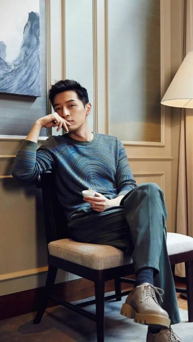 帅气胡歌近照形象大变,满脸胡茬变油腻大叔_手机搜狐网