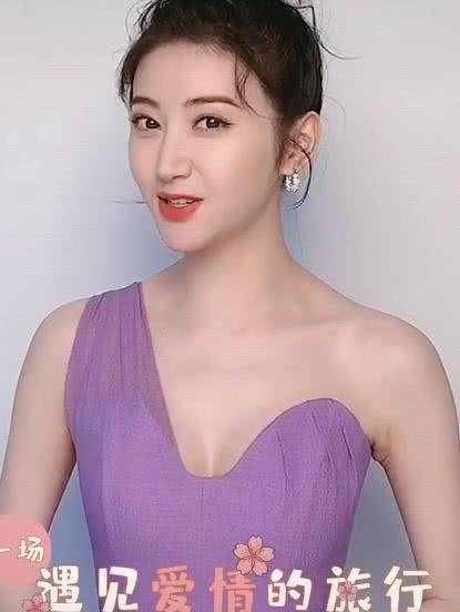 景甜宣传新剧,全网注意力都在"无痕裙"上,画面美到没眼看!