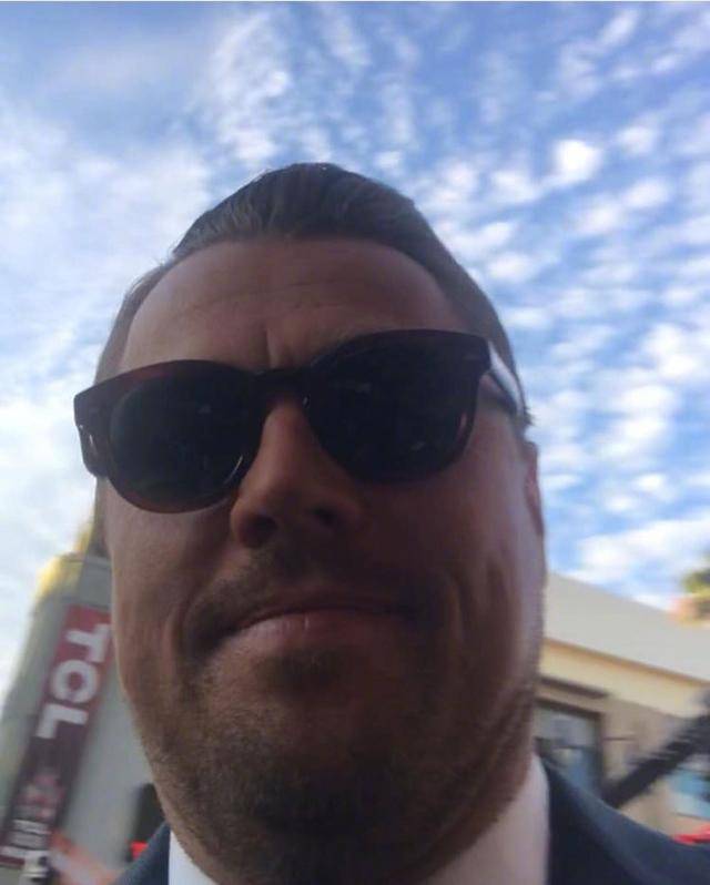 莱昂纳多自拍丑出新境界,为何男神拍照都爱用迷之角度?