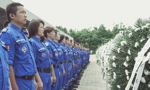 送别深圳救援英雄,"贝老师","大小姐",一路走好_手机搜狐网