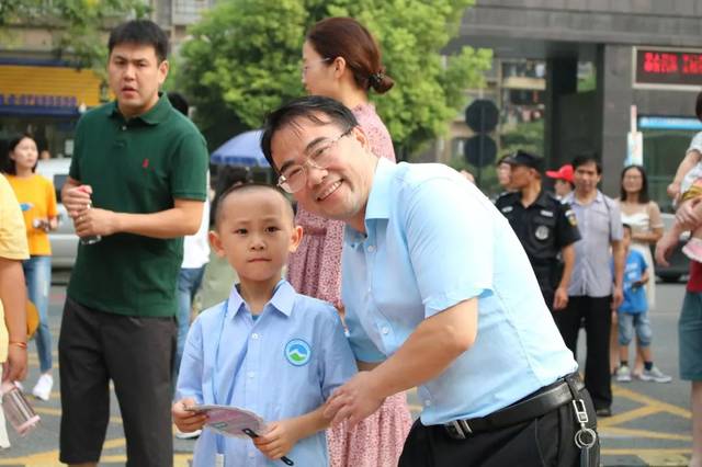 校长开课啦!开学第一天,江干校长齐亮相,同上第一课