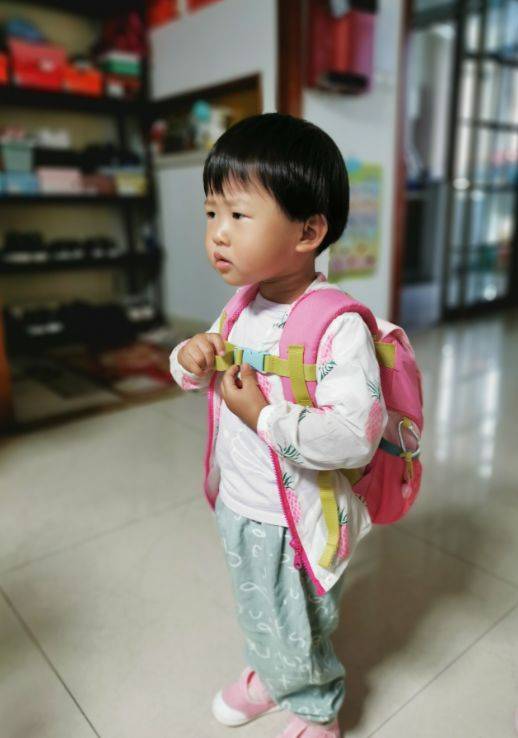 开学第一天!实录常熟萌娃和家长"战斗"的早晨