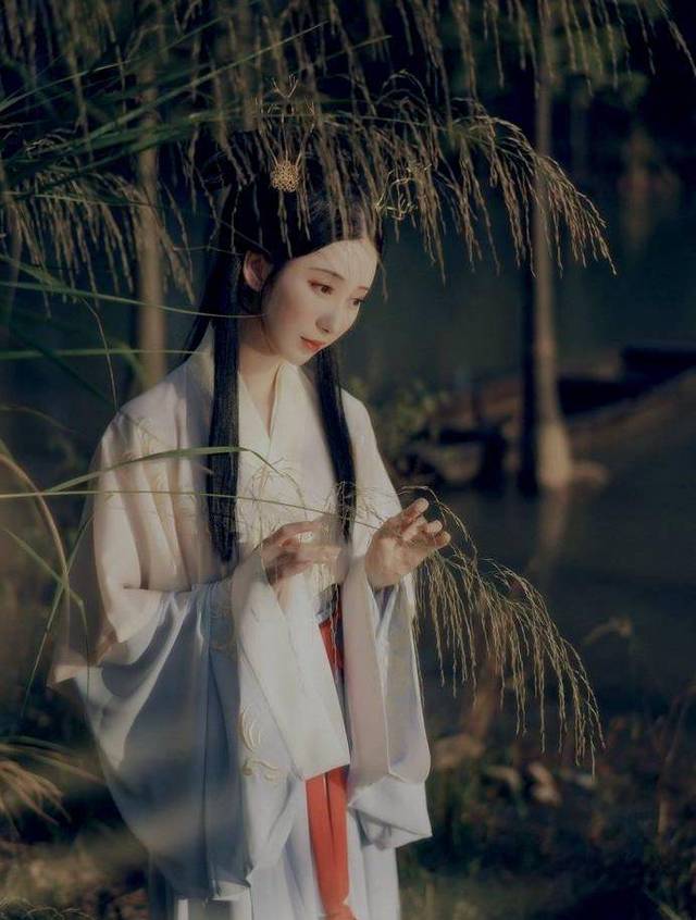 秦观作为苏轼的得意门生,写尽青楼艺妓,为何不写自己的妻子?