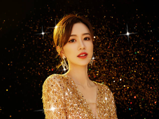 十年"淘女郎"烈儿宝贝:平面模特如何转型成为热门网红主播?