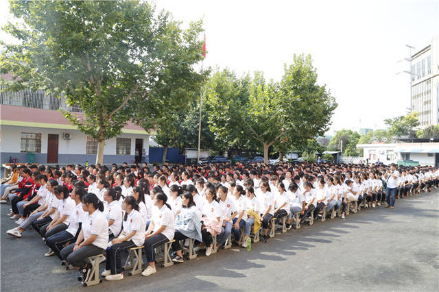 阜阳颍河中学高中部图片