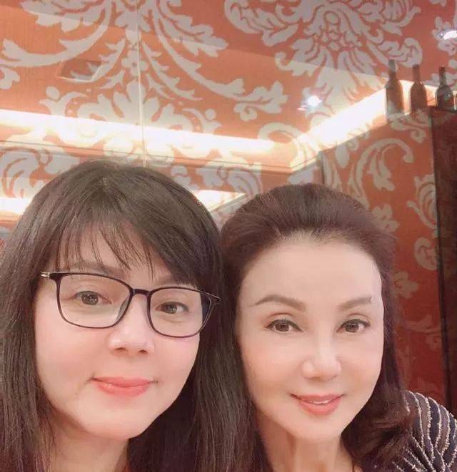 谢玲玲8岁得金马奖,嫁入豪门生5子,丈夫却喜欢上王祖贤